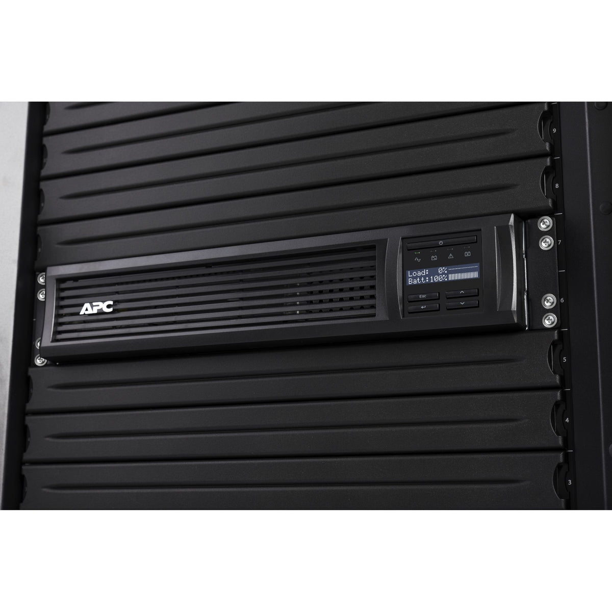 APC Smart-UPS 2200VA Line Interactive 2U Rackmount 8x IEC C13 1x IEC C19 AVR LCD