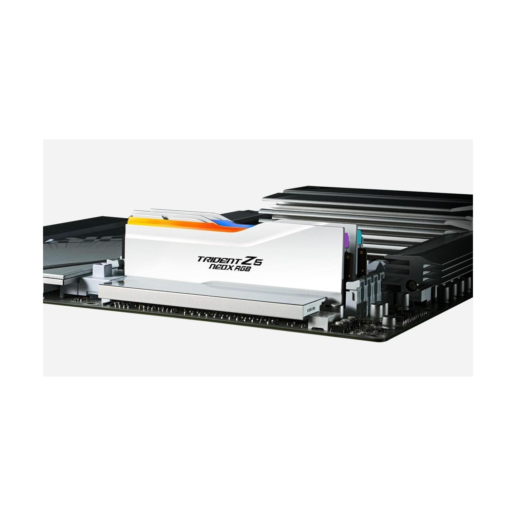G.SKILL F5-6000A2636H16GX2-TZ5NXRW 32GB DDR5 6000 MT/s RGB AMD EXPO Ultra Low Latency
