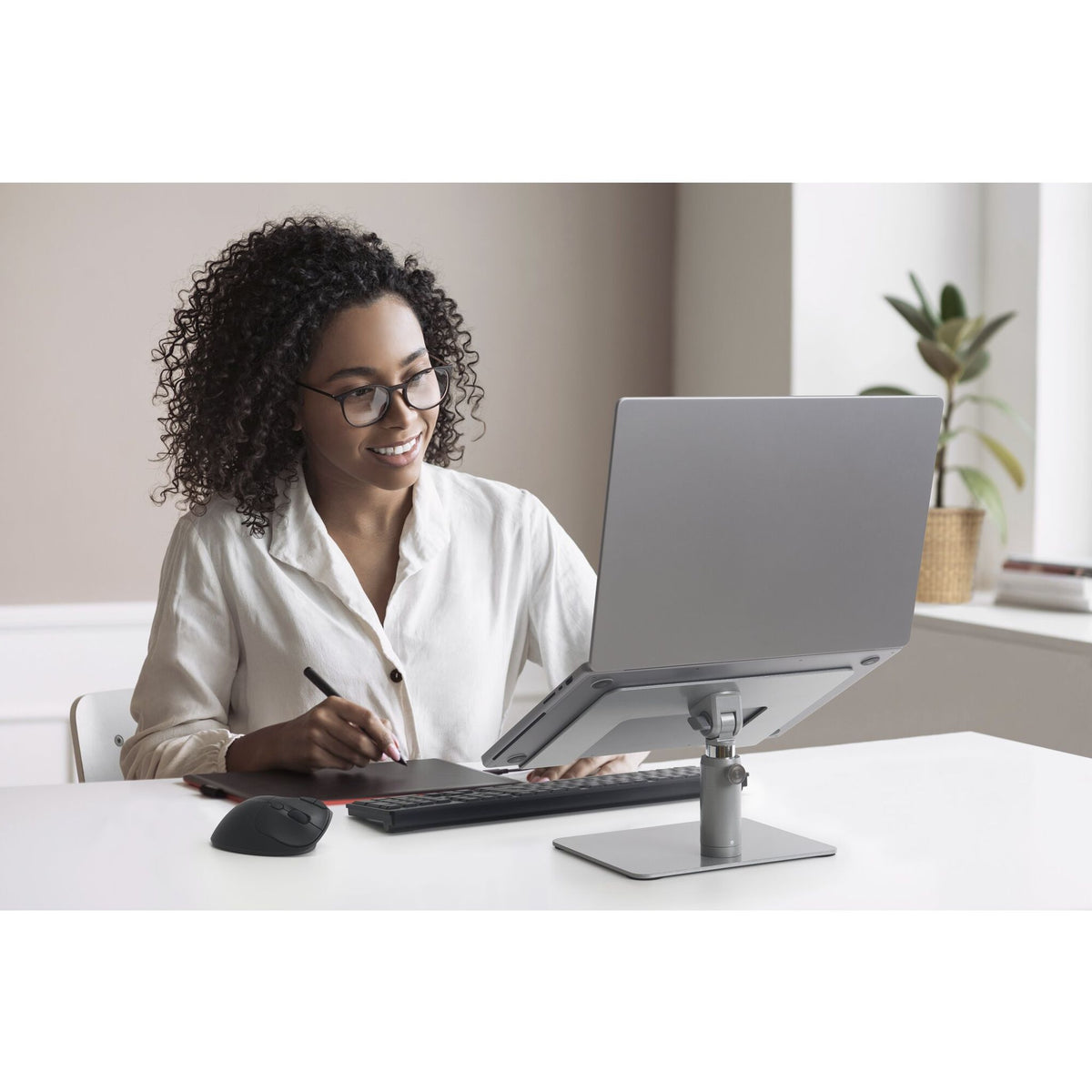 Kensington Universal Tabletop Aluminum Laptop Riser