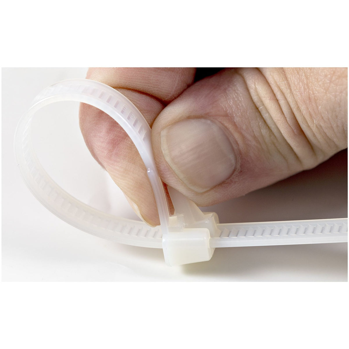 StarTech.com 100 Pack 5" White Small Reusable Nylon Cable Ties