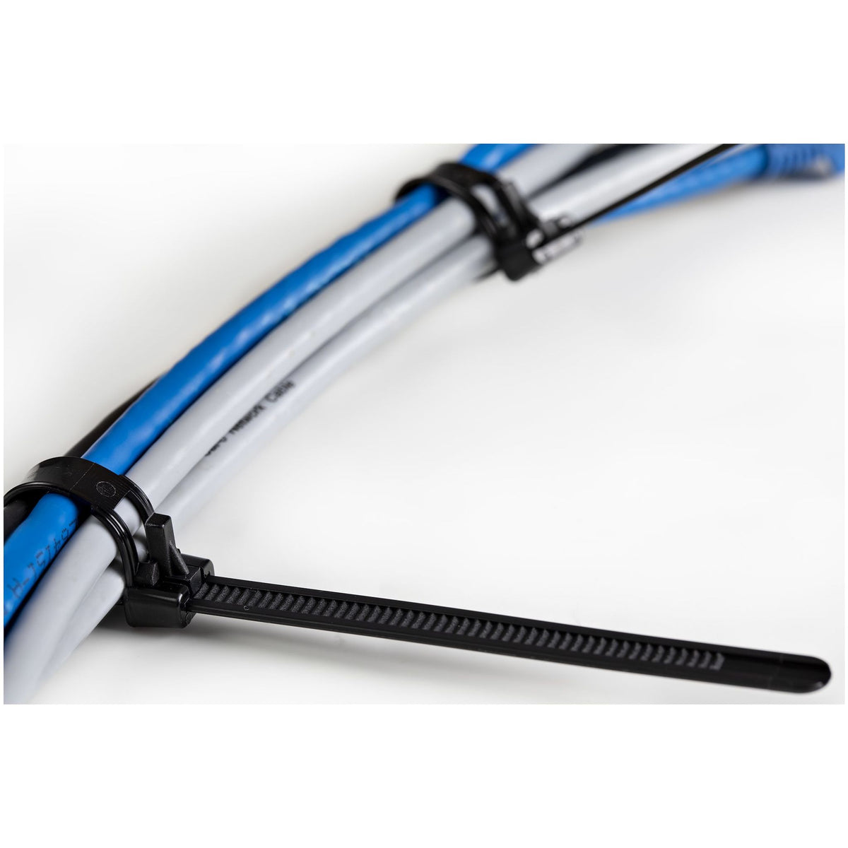 StarTech.com 1000 Pack 10" Black XL Reusable Nylon Cable Ties