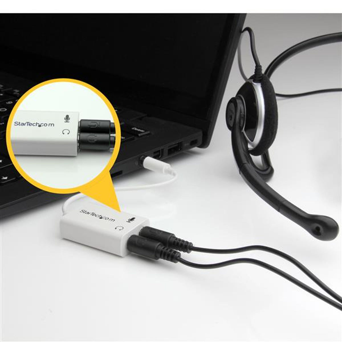 StarTech.com 3.5mm 4-Position to 2x 3-Position Headset Splitter Adapter White