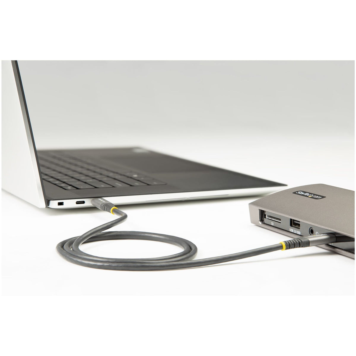 StarTech.com 50cm USB-C Cable 10Gbps DP Alt Mode 8K 30Hz 100W PD Thunderbolt