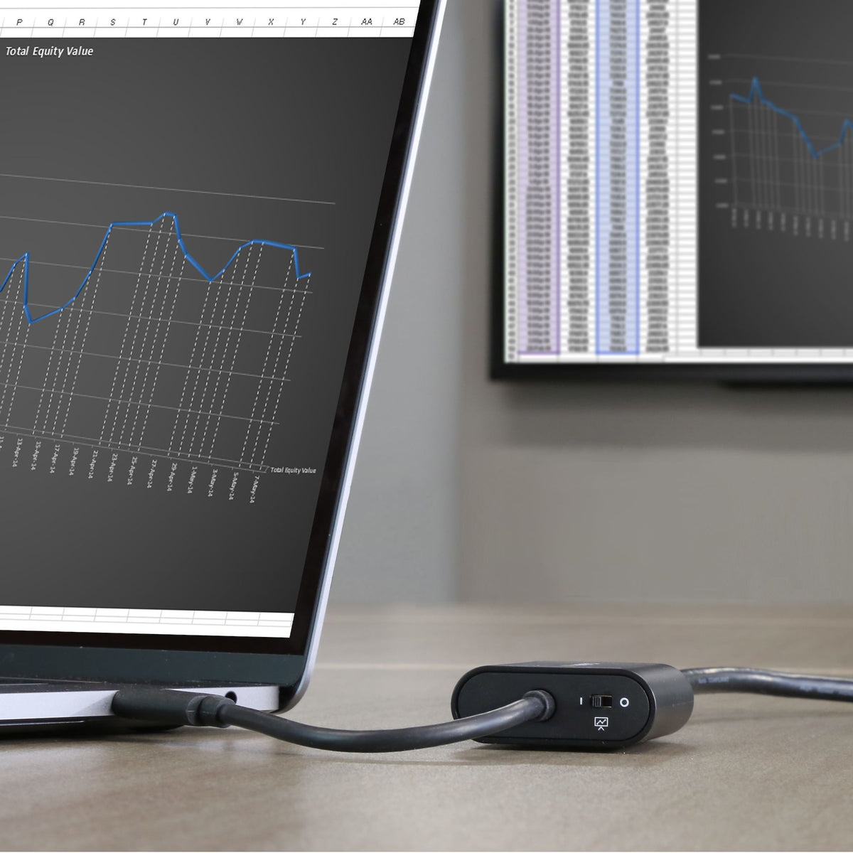 StarTech.com USB C to HDMI Adapter 4K 60Hz Thunderbolt 3 Black