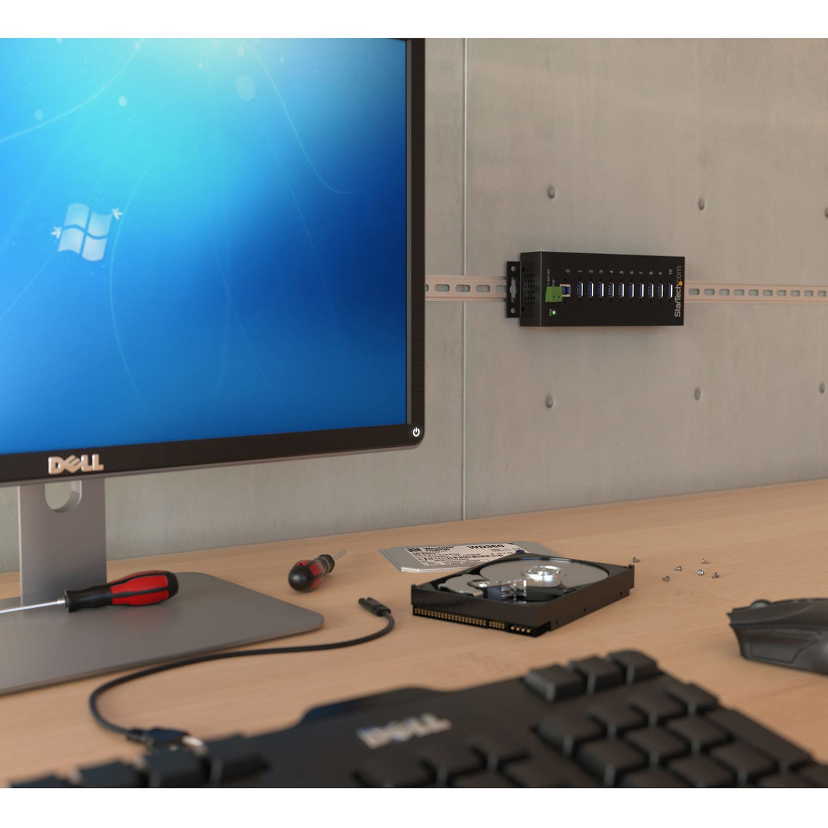 StarTech.com USB Hub 10 USB 3.0 Ports External Black
