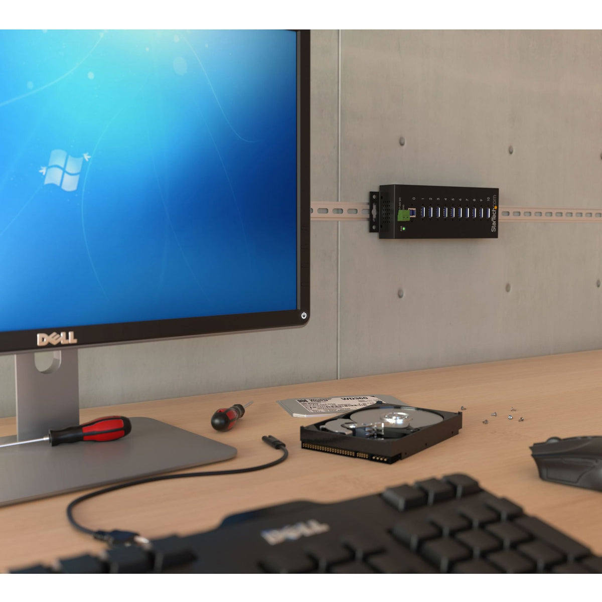 StarTech.com USB Hub 10 USB 3.0 Ports External Black