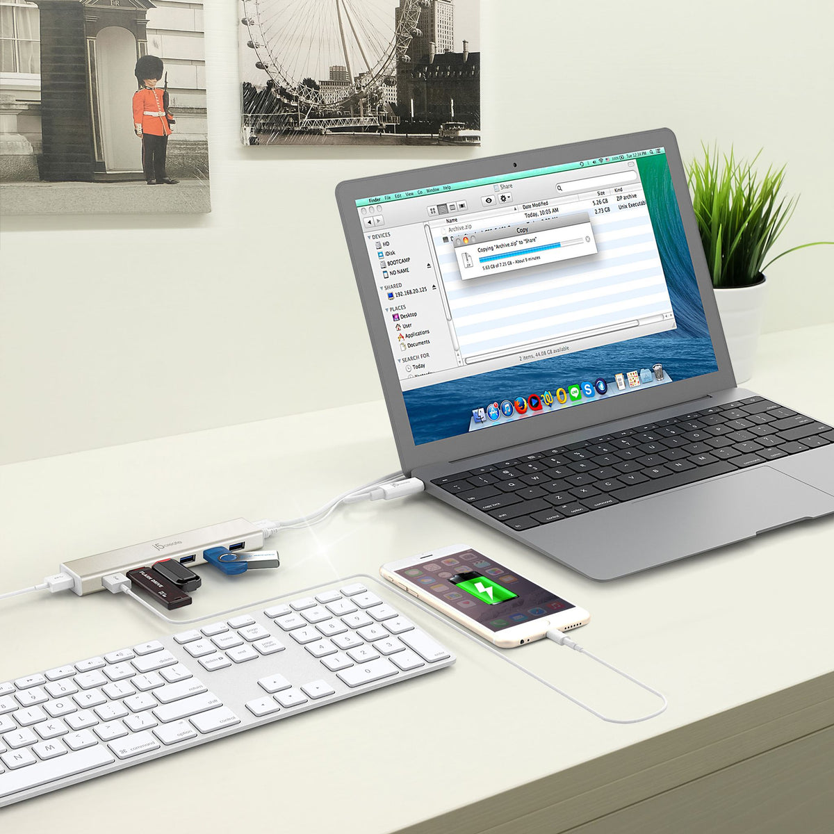 j5create JCH377 USB Hub - USB Type C - 640 MB/s - Notebook Mouse Keyboard Flash