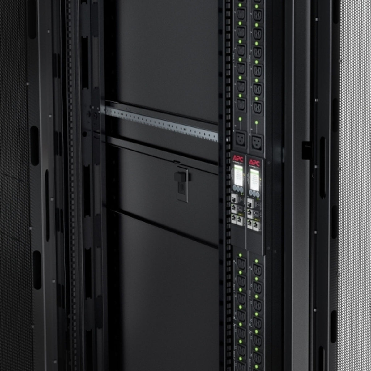 APC Rack PDU ZeroU Switched 32A 230V 21 C13 3 C19